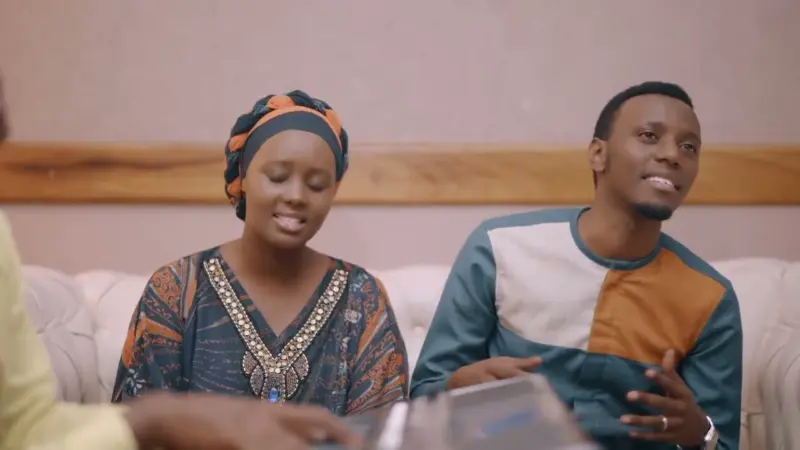 Papi Clever - Fanyia Mungu Kazi ft. Dorcas