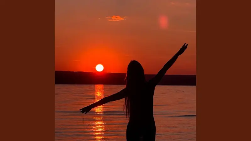 Yoga Alice - Everybody Wants Forever